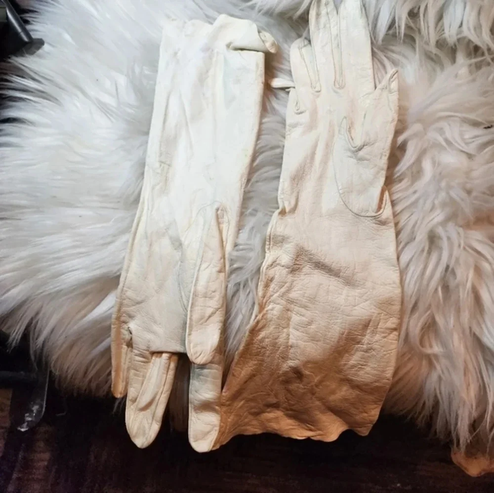Vintage Debutante White beaded‎ Gloves 7.5